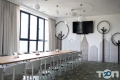 Лого Baby Town, дитячий ігровий простір і сімейний ресторан
