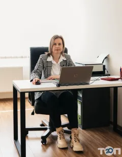 Лого Consulting Center, центр бухгалтерії та фінансів